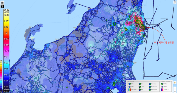 그림 2. 세이프캐스트 지도에서 후쿠시마 지역을 확대한 지도. 측정 지점은 점이며 색으로 오염 지역을 표현 한 것은 통계적인 추정(Interpolation)이다. 파란 색은 안전, 붉은 색은 기준치 이상, 노란색은 위험지역 정도로 해석하면 된다.