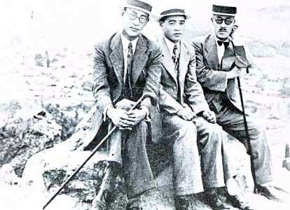 김동인(맨 왼쪽)은 동인문학상으로 유명한 소설가지만 1931년 중국인 학살 사건에 참여한 과거를 갖고 있다.