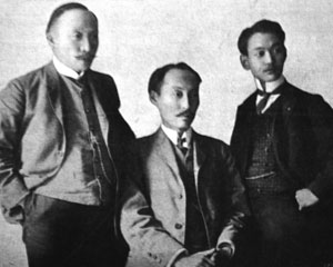 헤이그 특사로 파견된 이준, 이상설, 이위종의 사진(왼쪽부터) Yi Tjoune, Sangsul Yi and Tjyongoui Yi (Hague Secret Emissary Affair)