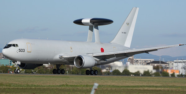 그림 5. 보잉 767 에어프레임에 E-3의 AWACS를 결합한 E-767 AWACS