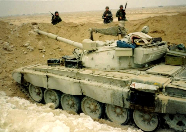 그림 22. 1991년 걸프전 당시 아마도 73 이스팅에서 격파된 것으로 보이는 이라크군 T-72