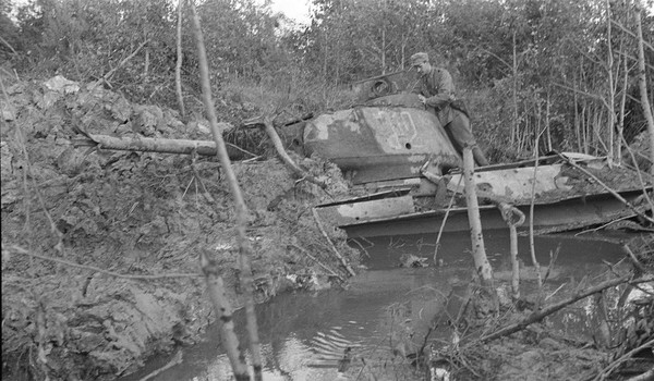 그림 20. 아야라파-부오살미를 돌파하려다 격파된 소련의 T-34/85 탱크